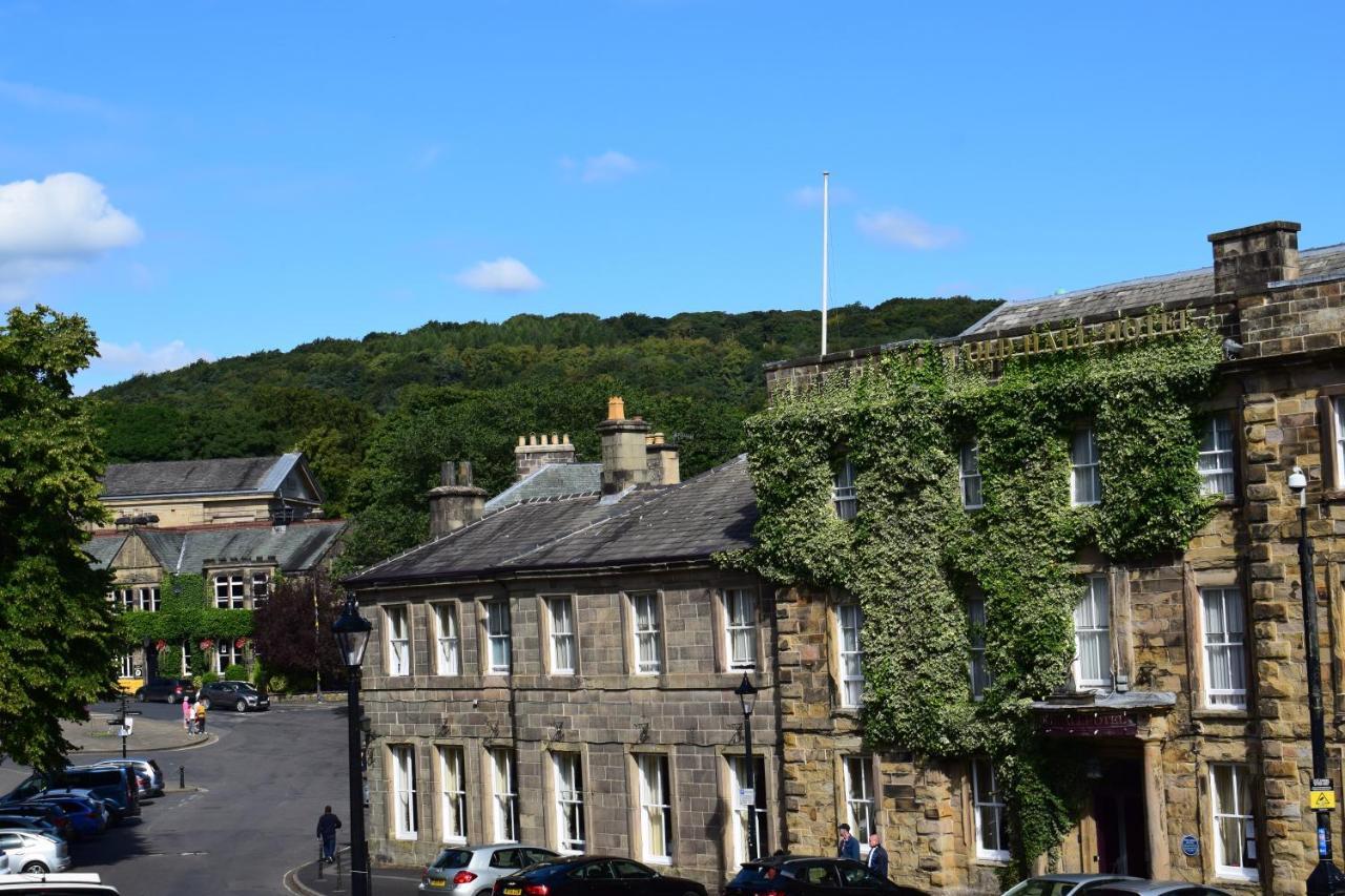 The Buxton Retreat A Luxurious 3-Storey Townhouse With Four Poster Bed And Double Jacuzzi Bath" Exterior photo