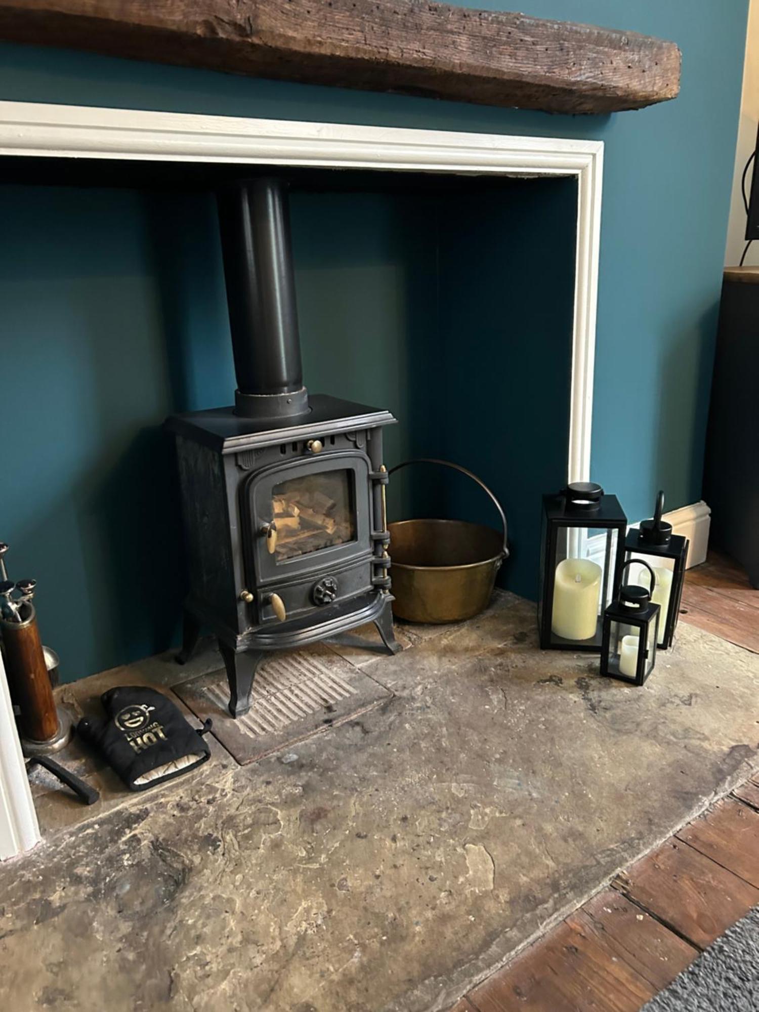 The Buxton Retreat A Luxurious 3-Storey Townhouse With Four Poster Bed And Double Jacuzzi Bath" Exterior photo